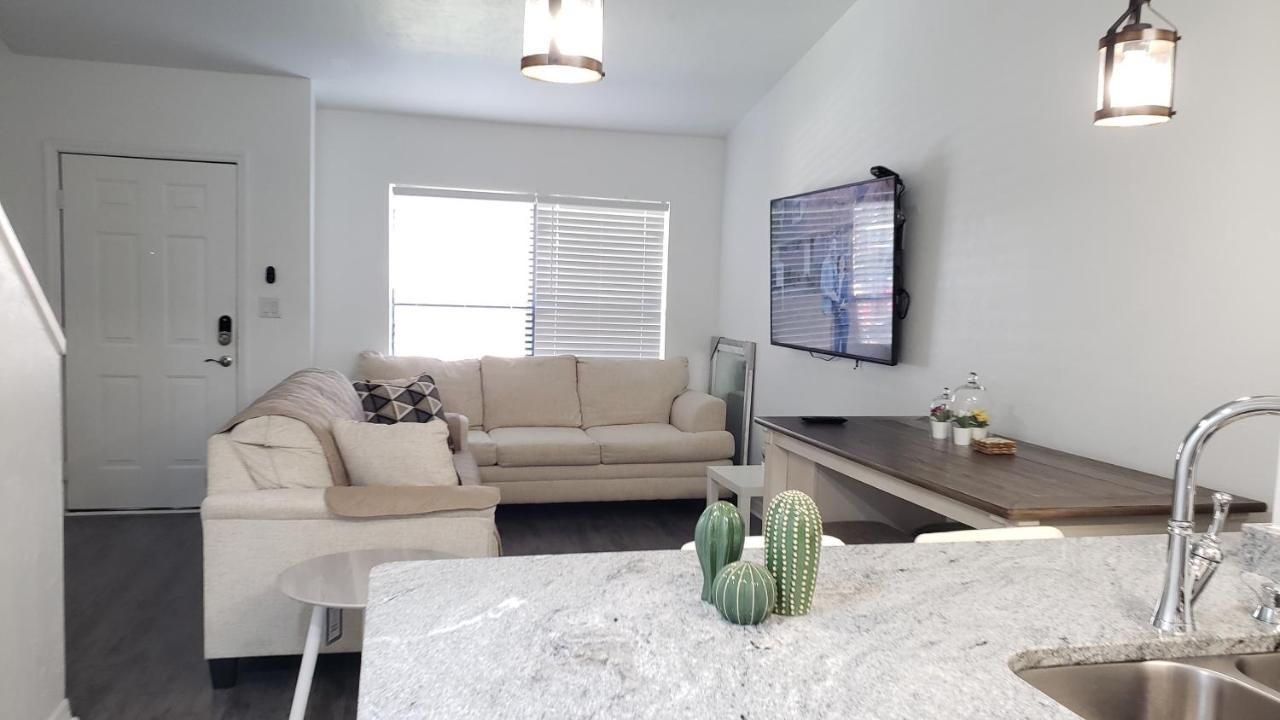 Discover Luxury Condo Steps Away From Celebration Pointe And I-75! Gainesville Exteriör bild