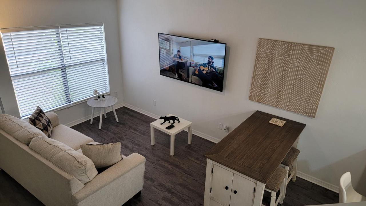 Discover Luxury Condo Steps Away From Celebration Pointe And I-75! Gainesville Exteriör bild
